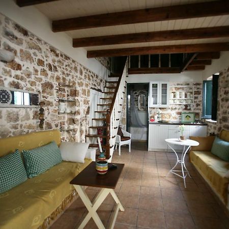 Christina'S Stone Cottage คัสซิโอปี ภายนอก รูปภาพ