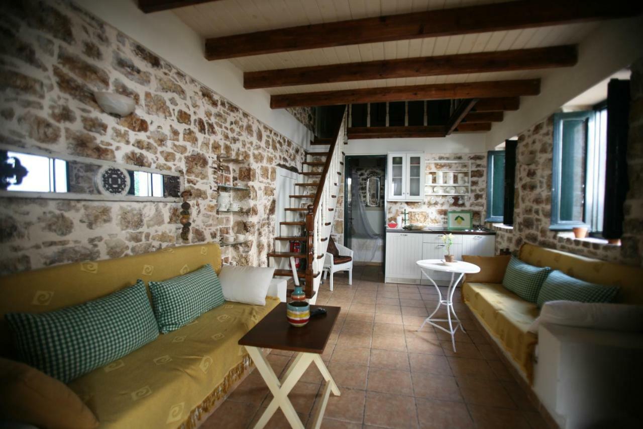 Christina'S Stone Cottage คัสซิโอปี ภายนอก รูปภาพ