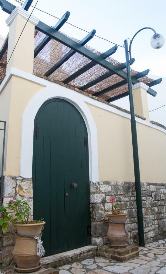 Christina'S Stone Cottage คัสซิโอปี ภายนอก รูปภาพ